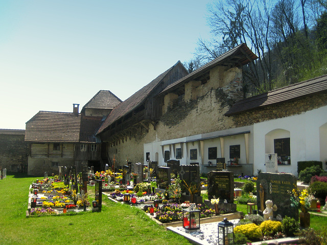 Stift Griffen, Friedhof