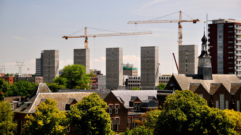 View of the Gate Building of Leiden University Medical Centre and new office buildings