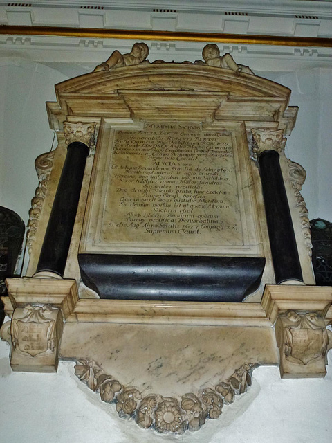 barking church, essex,tomb to alice bertie, 1677, with two tiny putti above