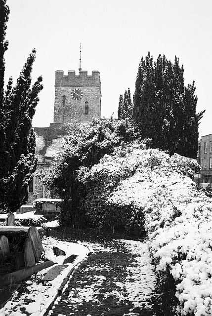 Guildford St Marys Church Snow 1 IID 3.5cm Elmar