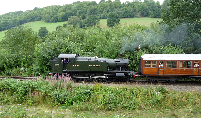 Prairie Tank No. 5164 near Highley