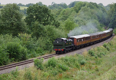No. 5164 with Gresley Teak Bogies Approaching Highley