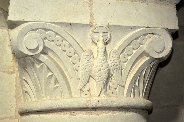 Chapiteau de l'église de Lencloître - Vienne