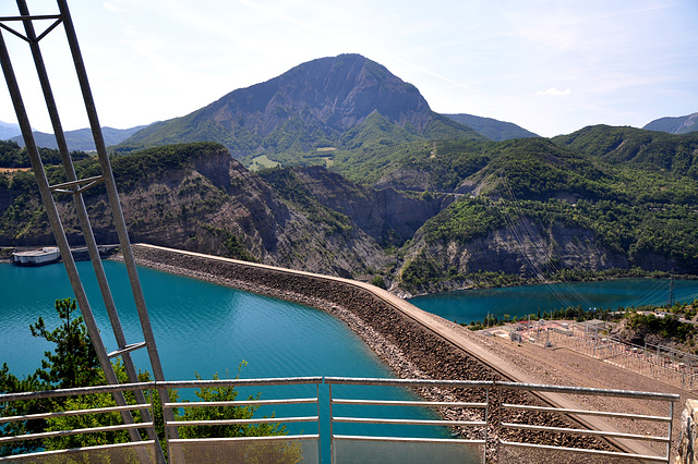 Holiday 2009 – The dam of the Serre-Ponçon lake