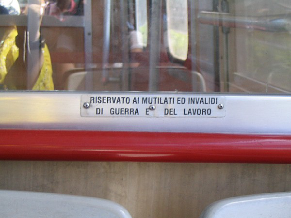 Sign on the Circumvesuviana train