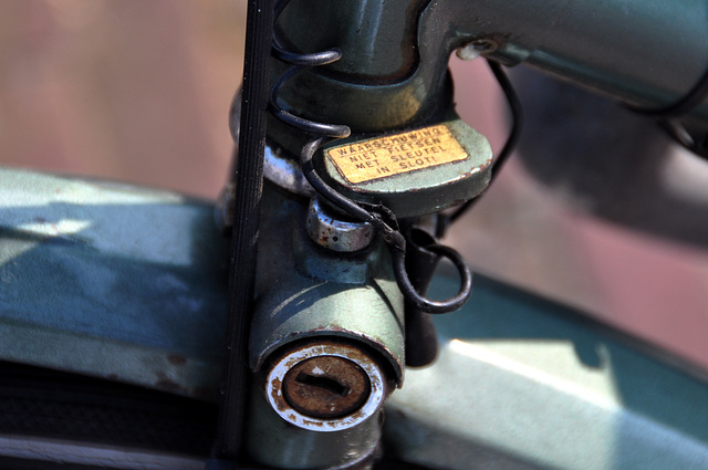 Warning: do not cycle with the key in the lock!