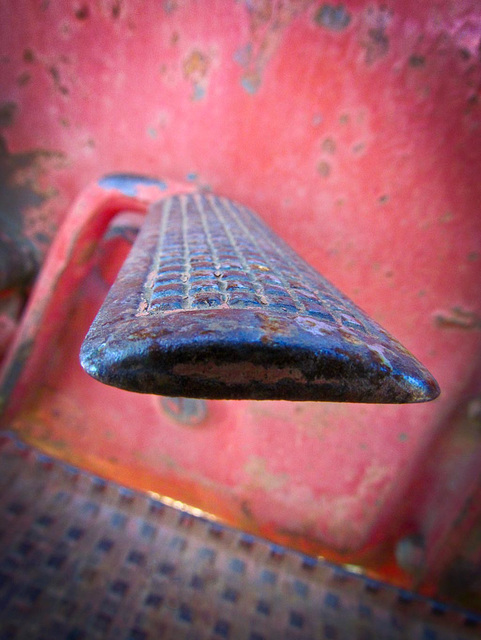 Rusty Red Pedal