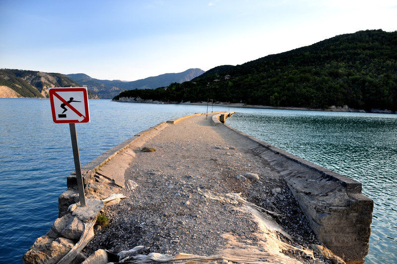 Holiday 2009 – Submerged railway bridge in the Serre-Ponçon lake