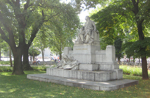 Wien, Resselpark