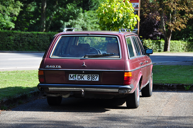 Mercedes-Benz 240TD