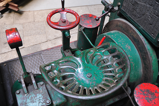 Stoom- en dieseldagen 2012 – Seat & controls of a diesel engine