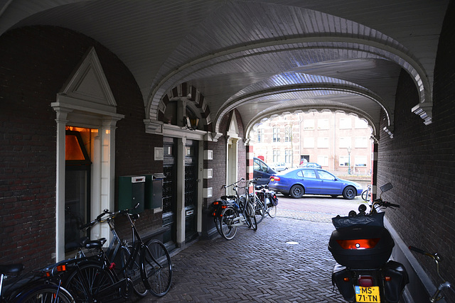 Gate