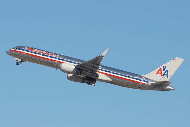 N689AA B757-223 American Airlines