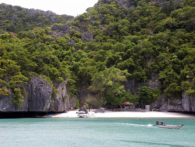 Arriving at Mae Koh Island