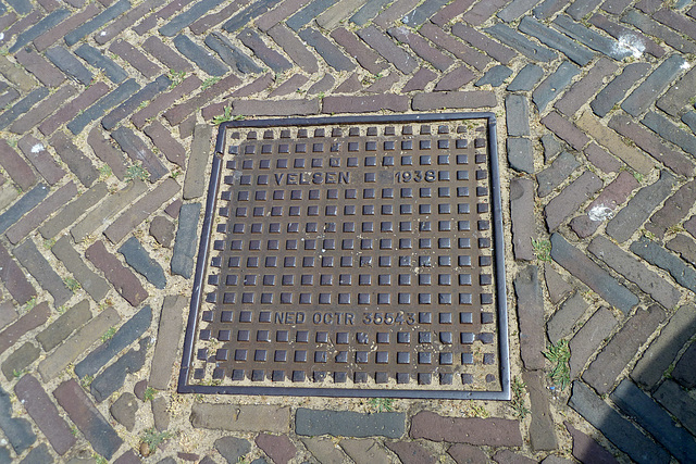 1938 manhole cover of the town of Velsen