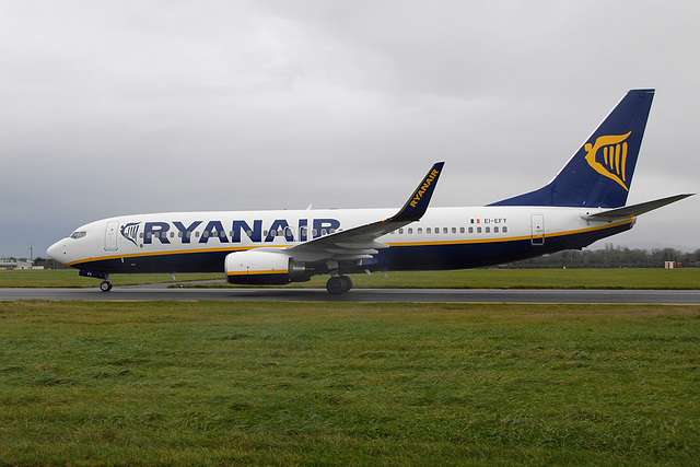 EI-EFY B737-8AS Ryanair