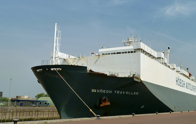 Höegh Traveller in the sea locks at IJmuiden