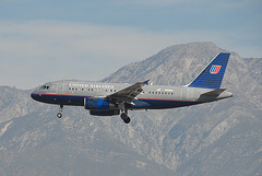N818UA A319-131 United Airlines