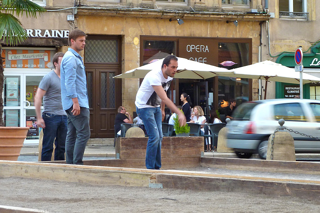 France 2012 – Men playing Jeu de boules