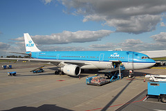 PH-AOE A330 KLM