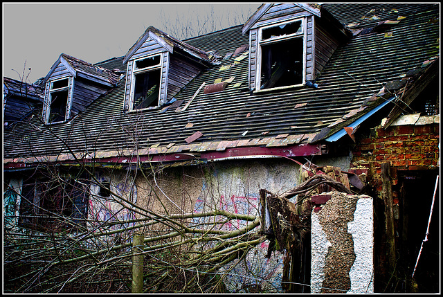 Derelict Hotel/Night Club Nr Hindhead