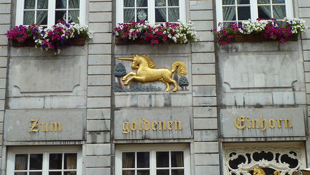 Gable stone Zum Goldener Einhorn