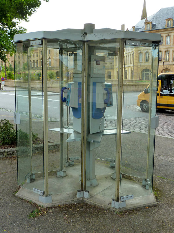 France 2012 – Telephone boxes