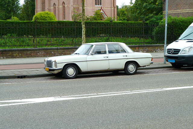 1975 Mercedes-Benz 230.6