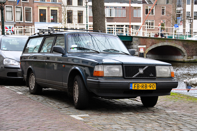1992 Volvo 240 Polar