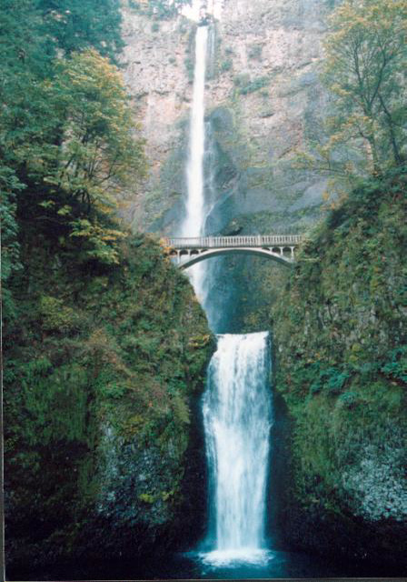 Waterfall in Oregon, near Portland