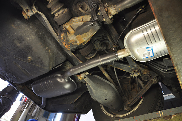 New exhaust for a Mercedes-Benz W124-200D