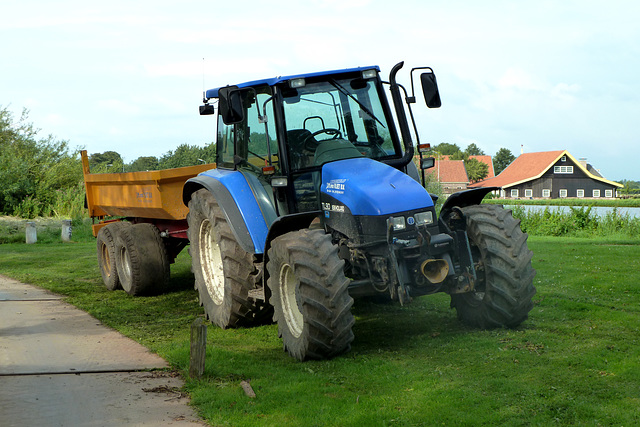 New Holland TL90 tractor