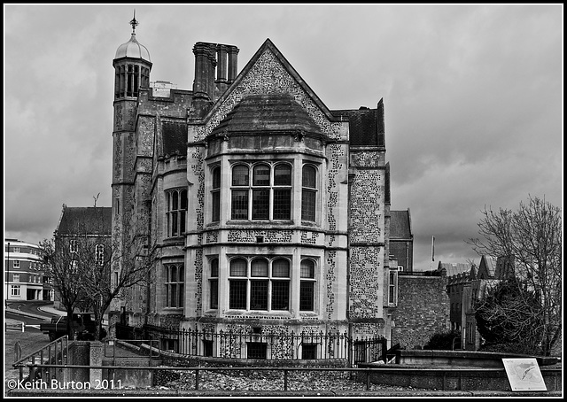 Winchester - building above castle remains