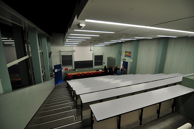 Havinga Lecture hall in the Gorlæus Lab of Leiden University