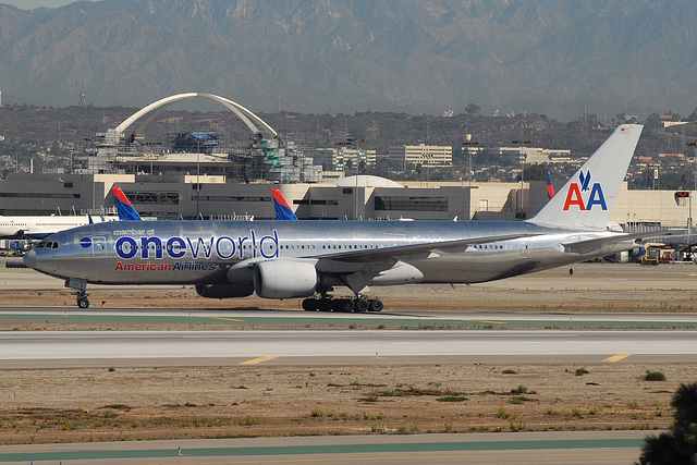 N791AN B777-223ER American Airlines