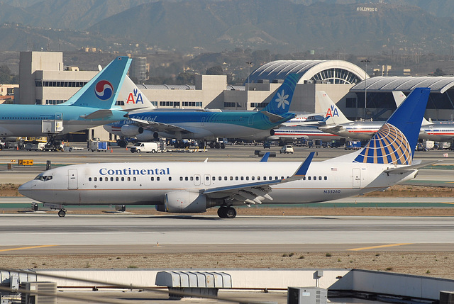 N35260 B737-824 Continental Airlines