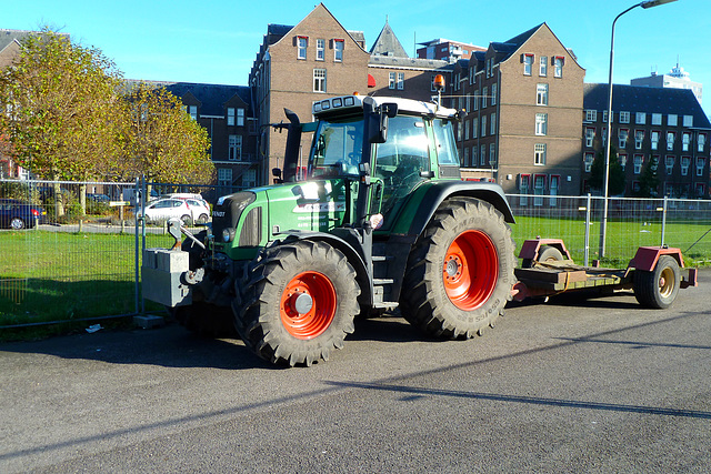 Fendt 415 tractor