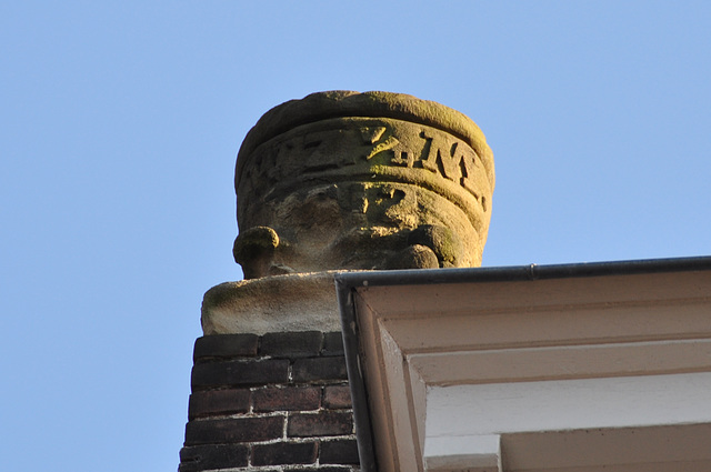 Roof ornament with lettering