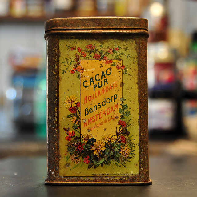 Old tin of Bensdorp Cacao