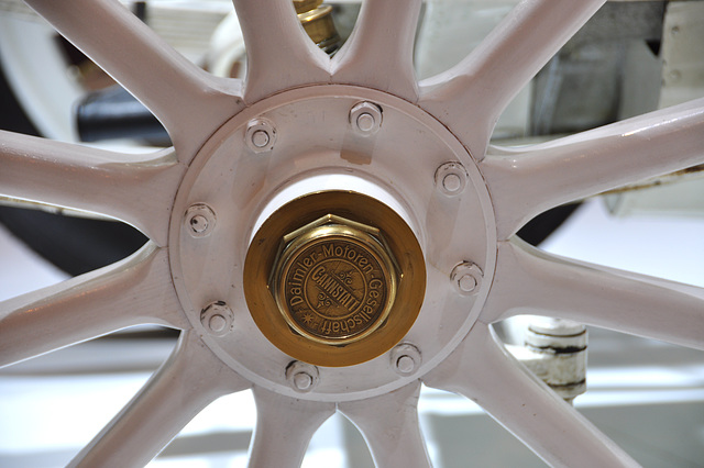 Techno Classica 2011 – Mercedes Simplex wheel
