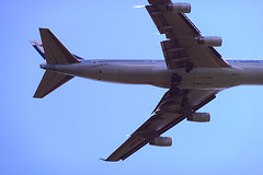 Cathay Pacific Boeing 747-467 B-HUF