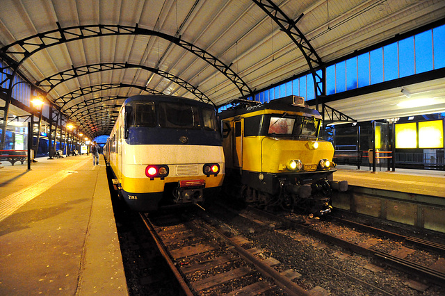 Trains 2988 & 1701 at Haarlem Station