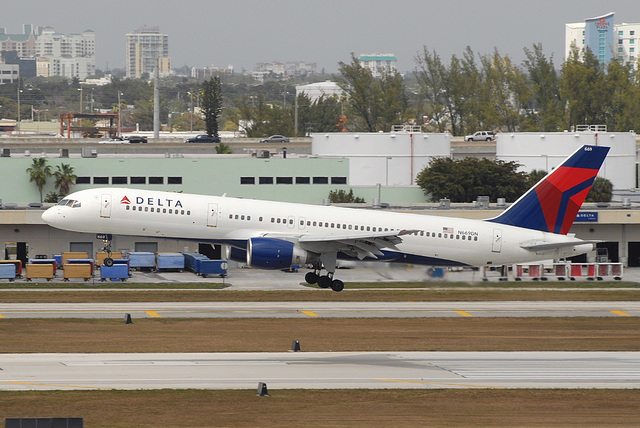 N669DN B757-232 Delta Airlines
