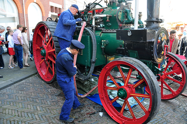 Dordt in Stoom 2012 – Filling up with water
