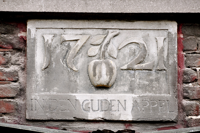 1721 Gable stone "In den guden appel"