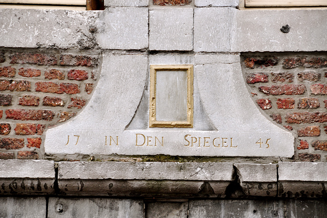 1745 Gable stone "In den spiegel"