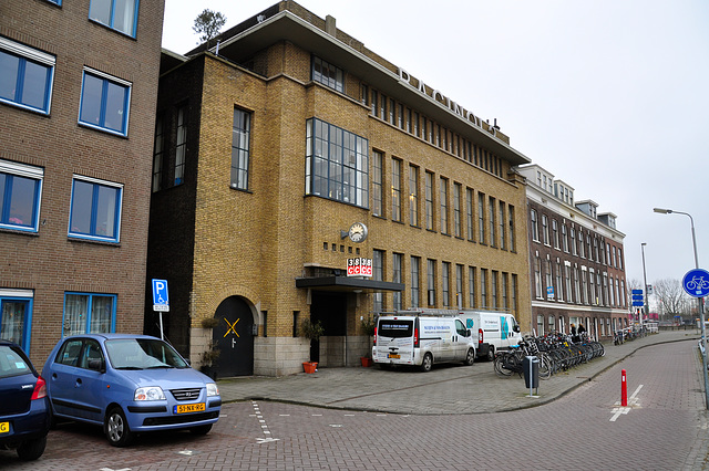 Building on the Hooikade in Delft