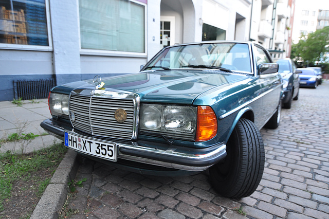 Hamburg – Mercedes-Benz 230 CE