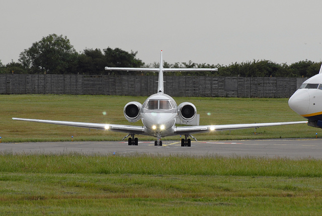 CS-DUG Hawker 750 Net Jets Europe