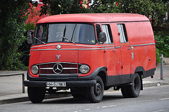 Hamburg – Old Mercedes-Benz L319 van